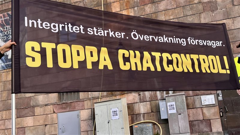 Demonstration mot Chat Control i Stockholm den 20 maj 2023. Foto: Zee Vieira.