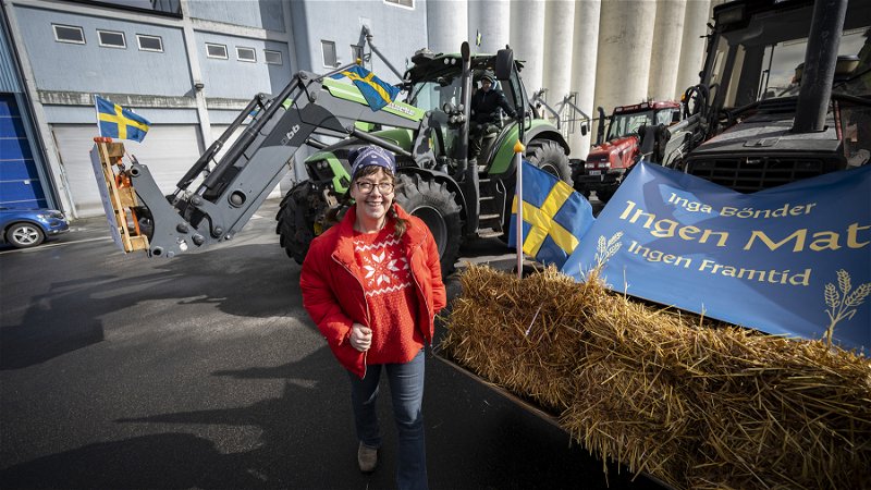 Under våren har bönder organiserat traktorprotester i flera europeiska länder, bland annat i Sverige. Lantbrukaren Helena Olofsson tog initiativ till en demonstration i Helsingborg. Foto: Johan Nilsson/TT.