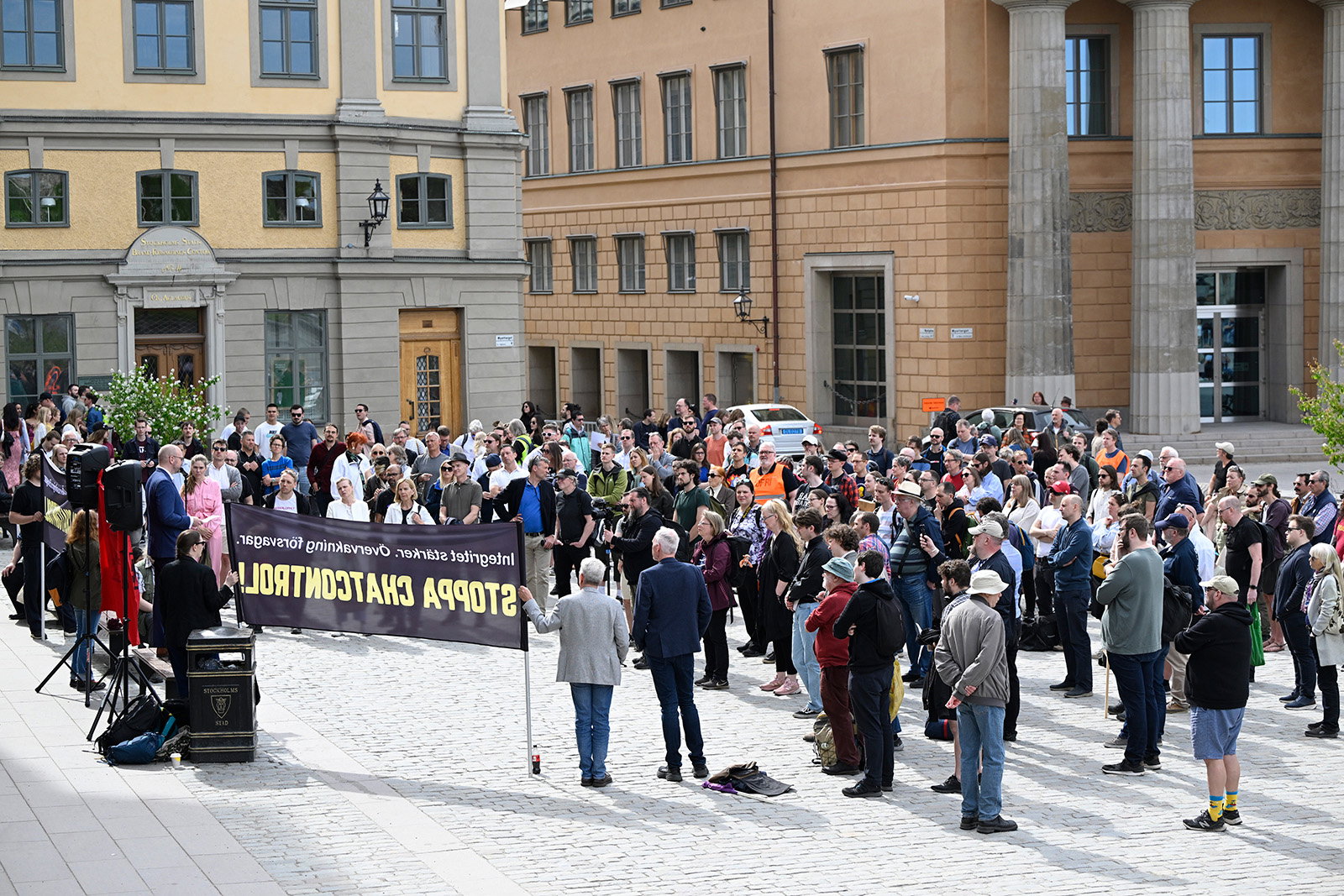 Vänsterpartiet godkänner kritiserad lag: ”Massövervakning”