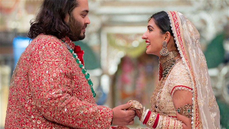 Anant Ambani och Radhika Merchants bröllop i Gujarat, Indien, har kostat 6 miljarder svenska kronor. Bild: Reliance Industries via AP.