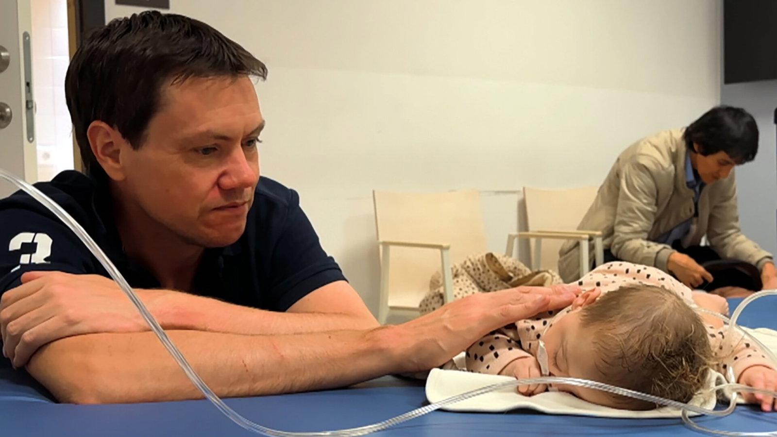 SVT gör subtil propaganda för surrogatmödraskap