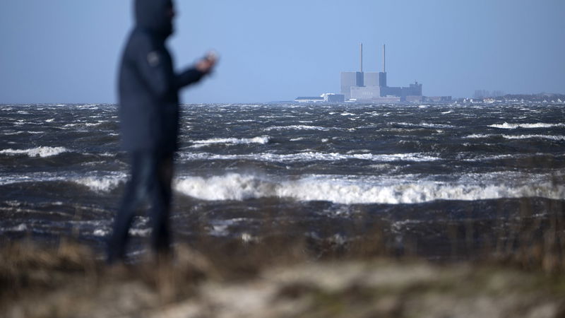 Det nedlagda kärnkraftverket Barsebäck, sett från hamnen i skånska Lomma. Foto: Johan Nilsson/TT.