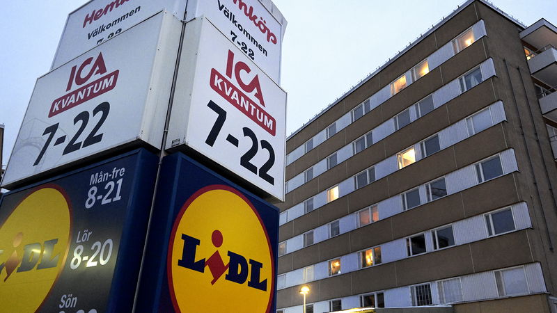 Lidl, Ica och Hemköps ägare Axfood är tre av Sveriges 
fyra matjättar. Foto: Janerik Henriksson/TT.