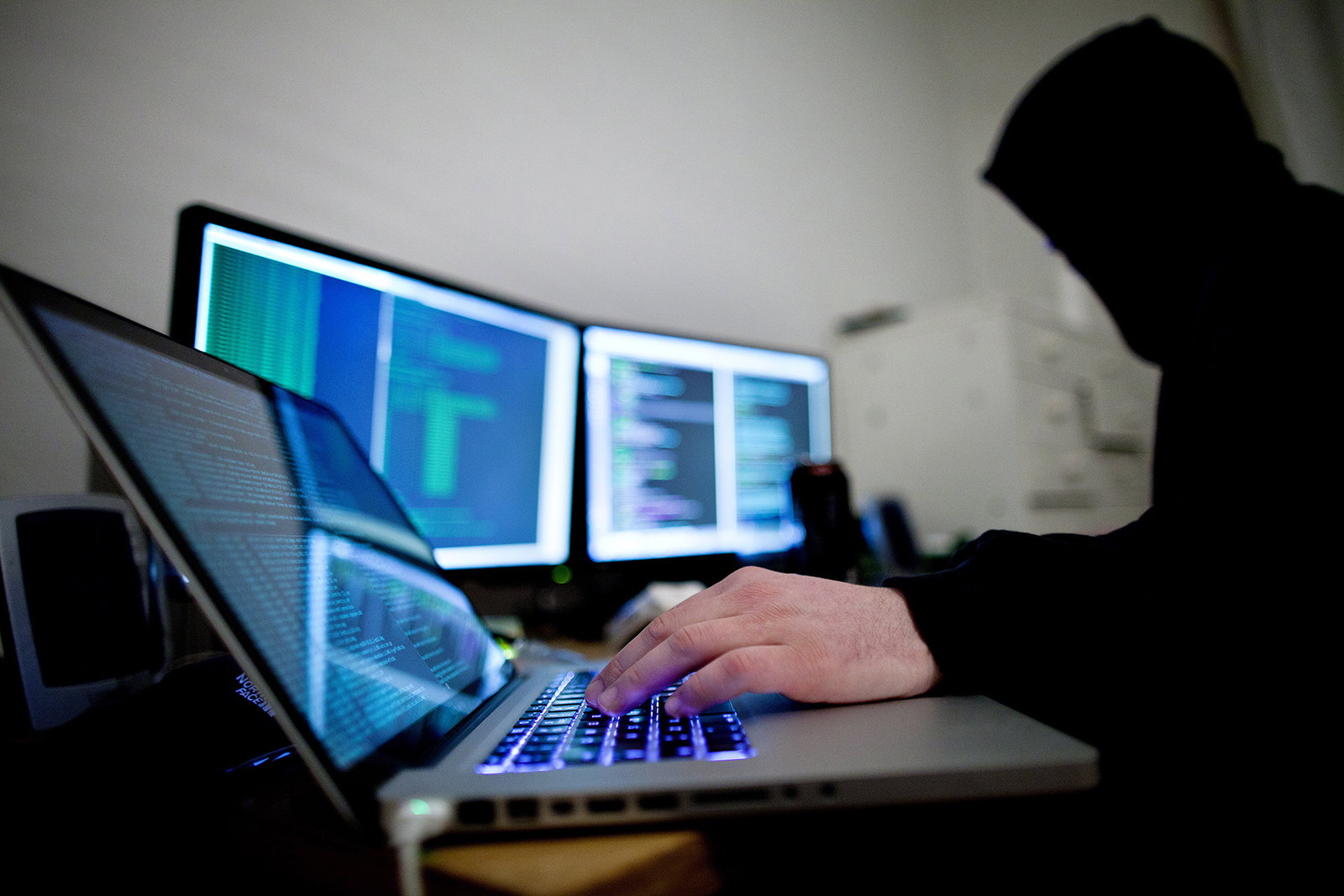 Enklare för polisen att avlyssna: ”En rättsstat i fritt fall”