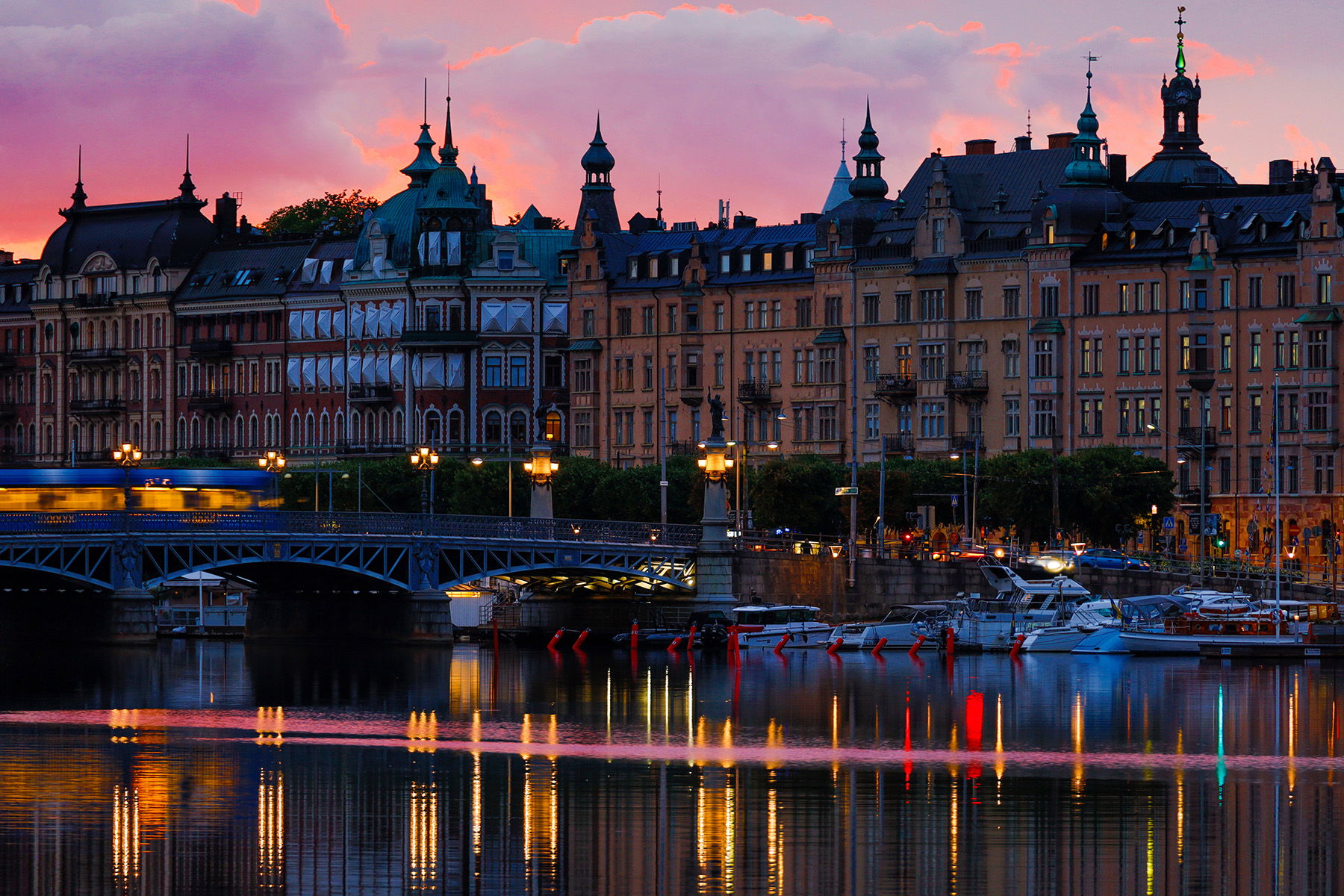 Den exklusiva ”svartklubben” ägde rum på Strandvägen 5 i Stockholm, precis ovanför Svenskt Tenns lokaler. Foto: Alexander/Adobe stock.