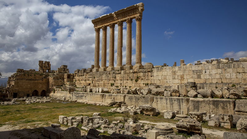 Det välbevarade grekiska templet i Baalbek riskerar att skadas av de israeliska angreppen mot Libanon. Foto: Hassan Ammar/AP.