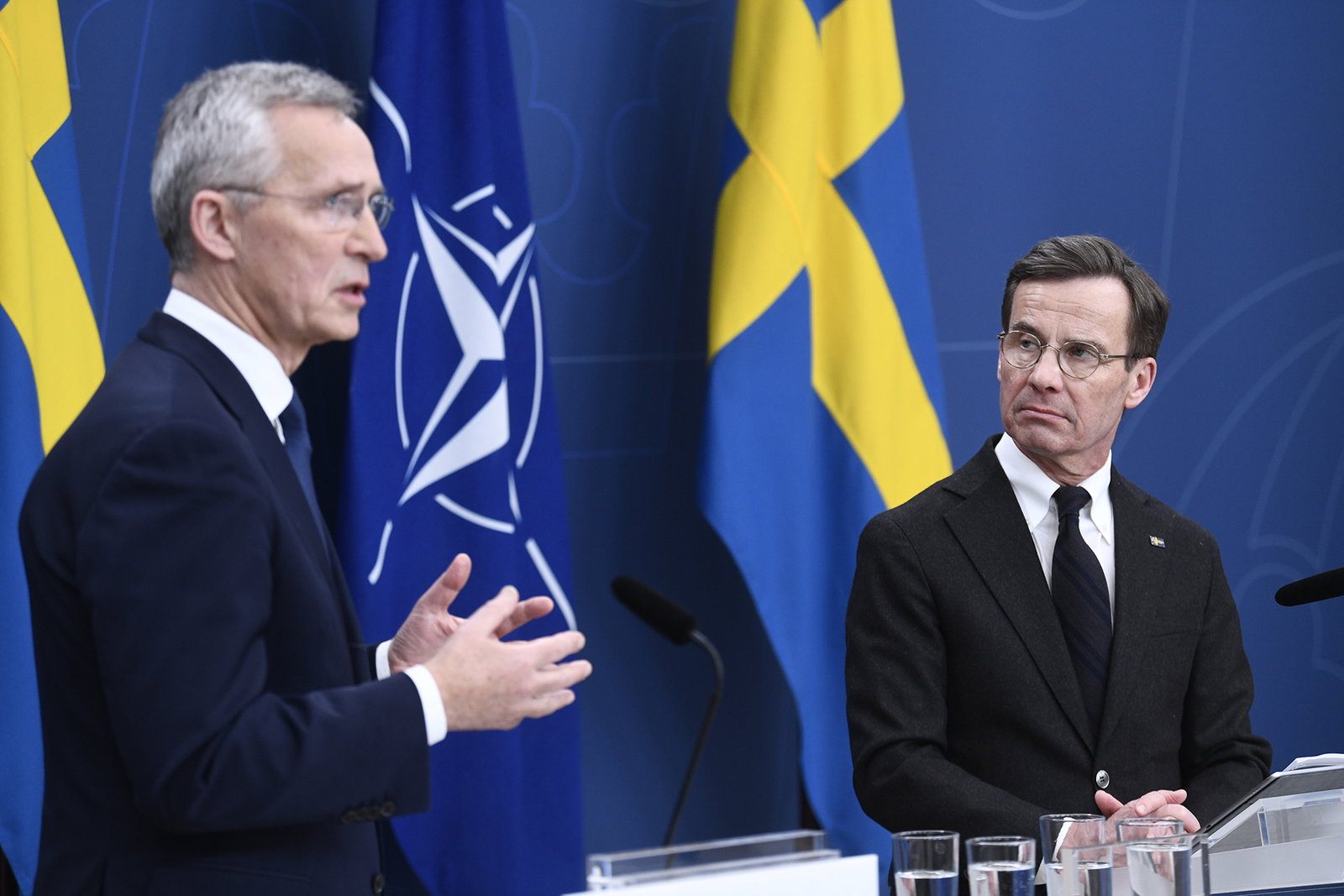 Vänstern tystnar när Nato drar in Sverige i krig