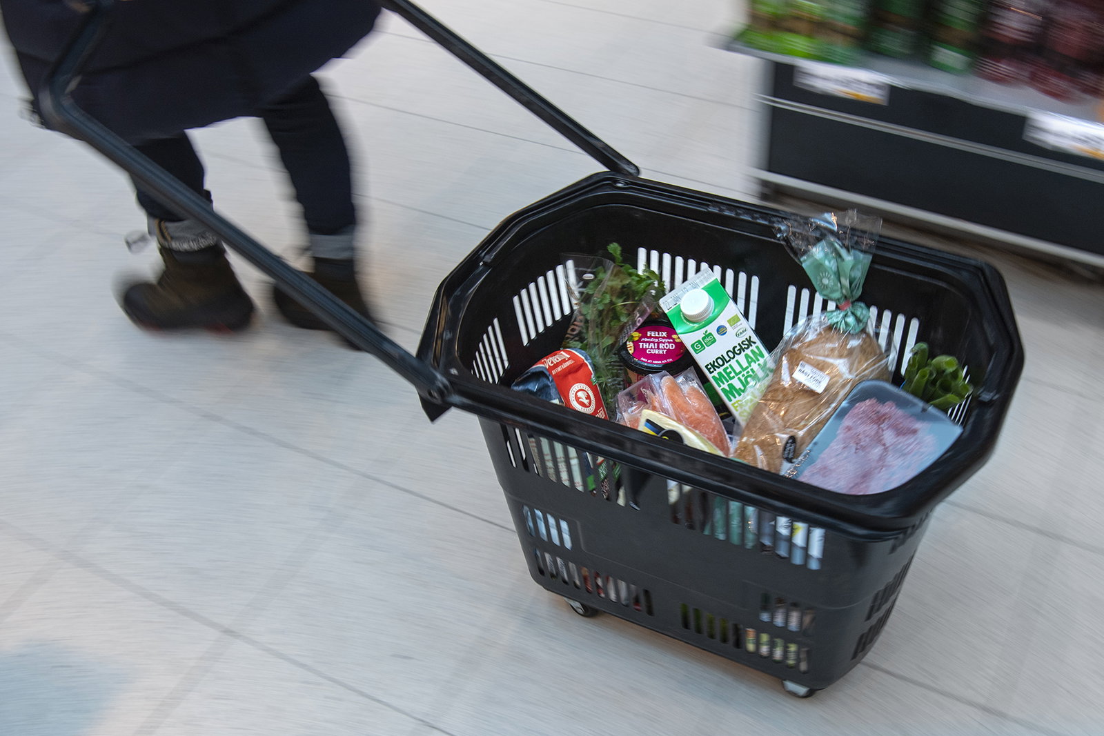 En snygg käftsmäll åt matjättarna