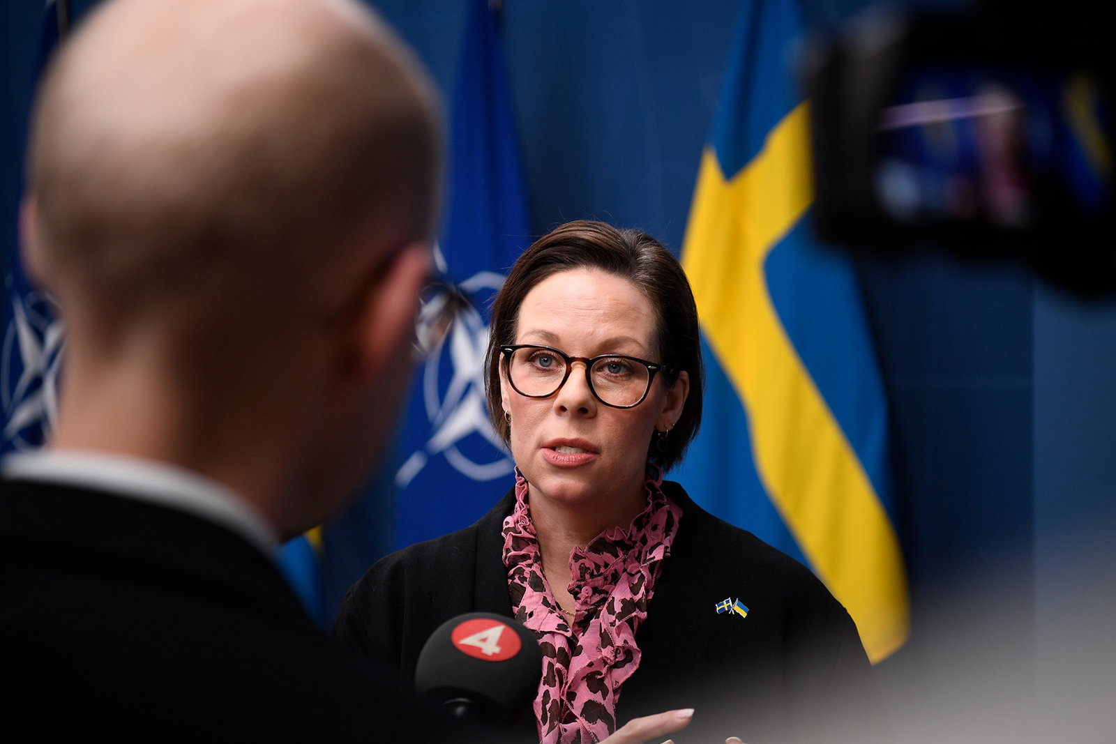Är filmskapare legitima måltavlor enligt Sveriges utrikesminister?