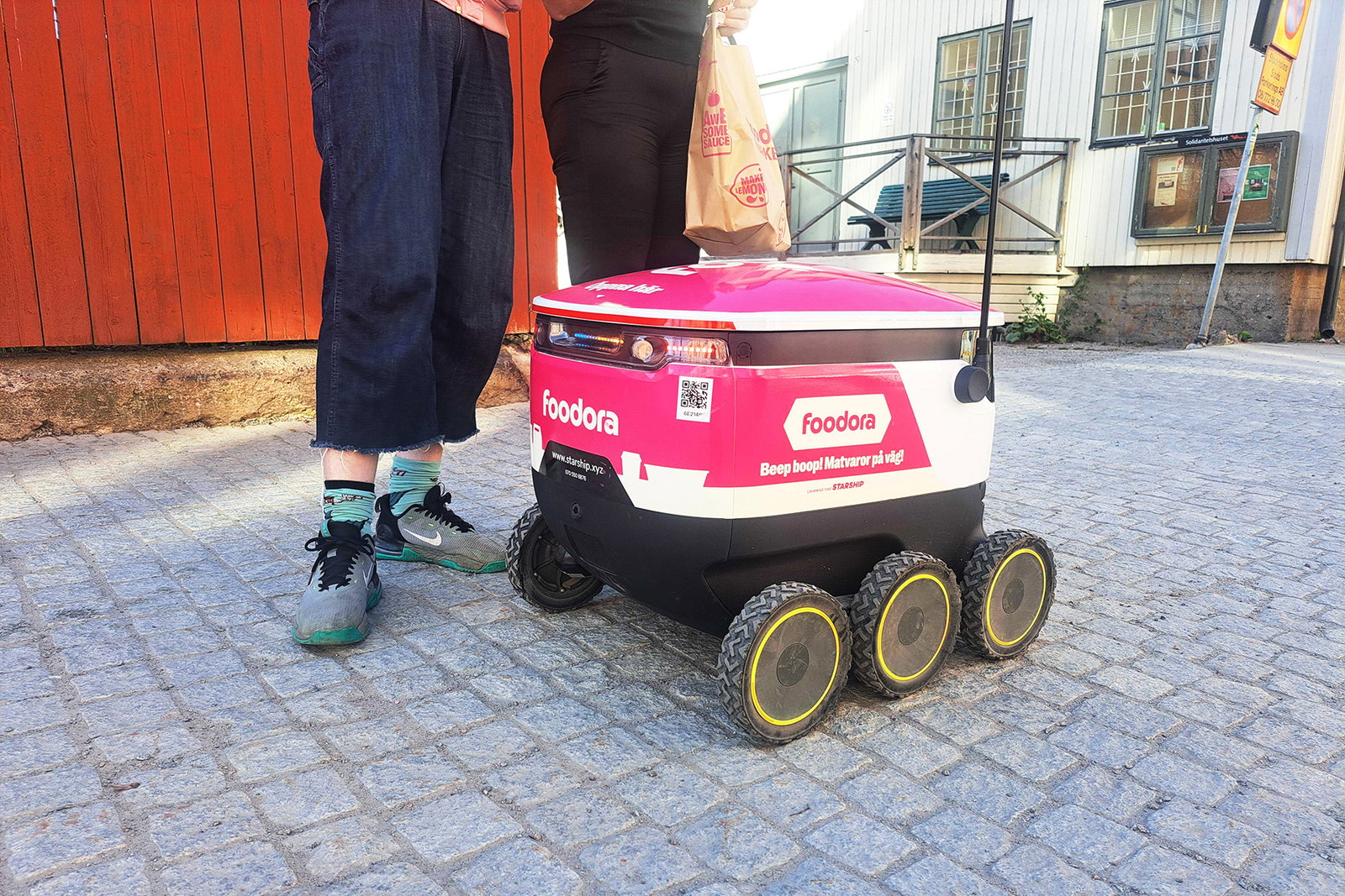Foodora satsar på robotleveranser: ”Svårt att få lönsamt”