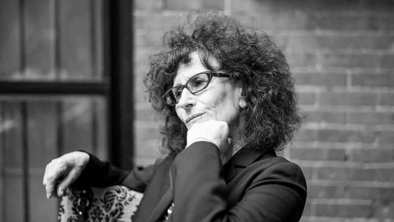 Lynne Tillmans är också konstkritiker och professor i kreativt skrivande på University of Albany i New York. Foto: Weyler.