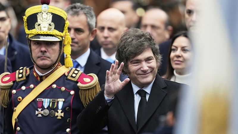 President Javier Milei firar 215-årsdagen för Majrevolutionen, när Argentina fick sin första självständiga regering, med en parad i Buenos Aires den 25 maj. Foto: Gust/AP/TT.