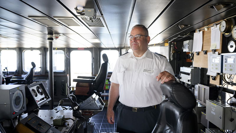 Årets huvudperson under Almedalsveckan var ÖB Michael Claesson, som här syns ombord på HMS Carlskrona. Foto: Jessica Gow/TT.