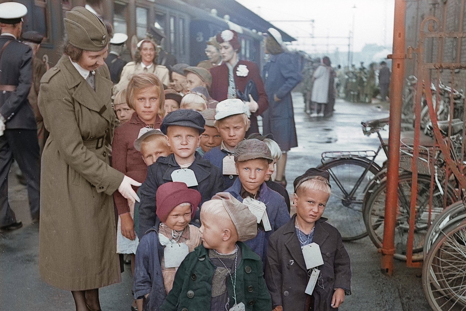 Åttioplussarnas minnen ger detaljerna liv