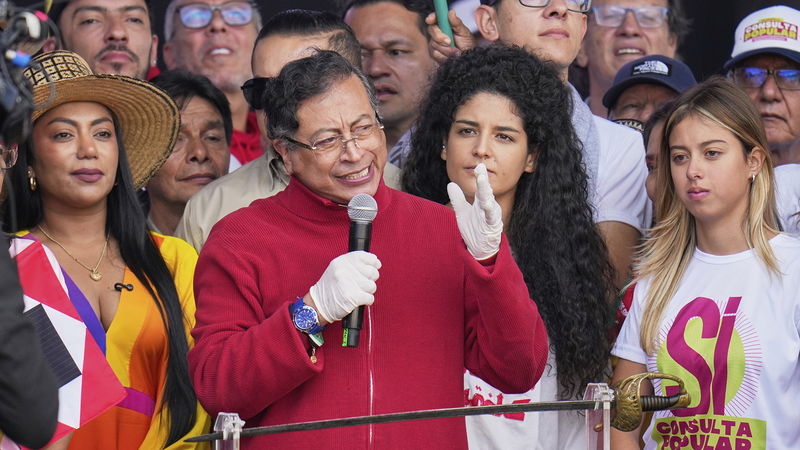 Gustavo Petros stora projekt är att fasa ut Colombias fossilberoende. Foto: Ivan Valencia/AP.
