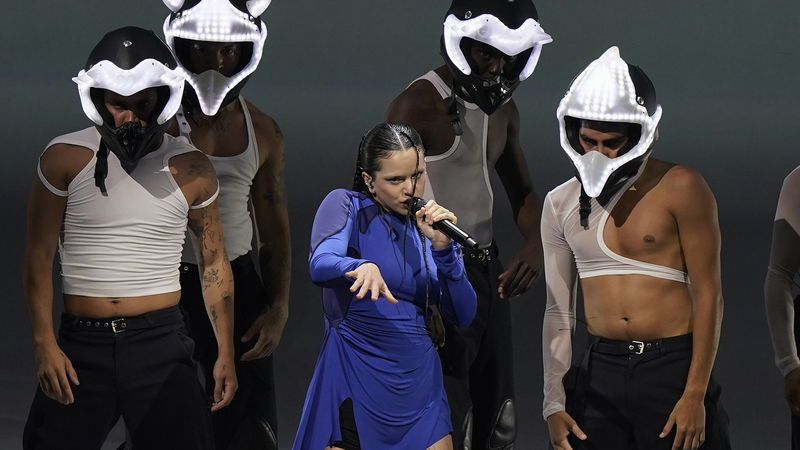 Rosalía är en av många artister 
som inspirerats av neoperreo. Foto: Eduardo Verdugo/AP
