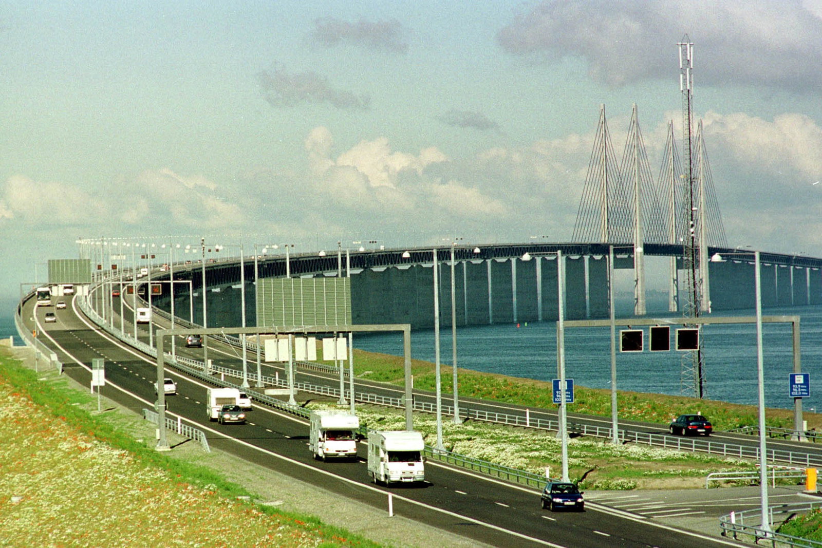 Öresundsbron visar upp Malmös inställda framtid