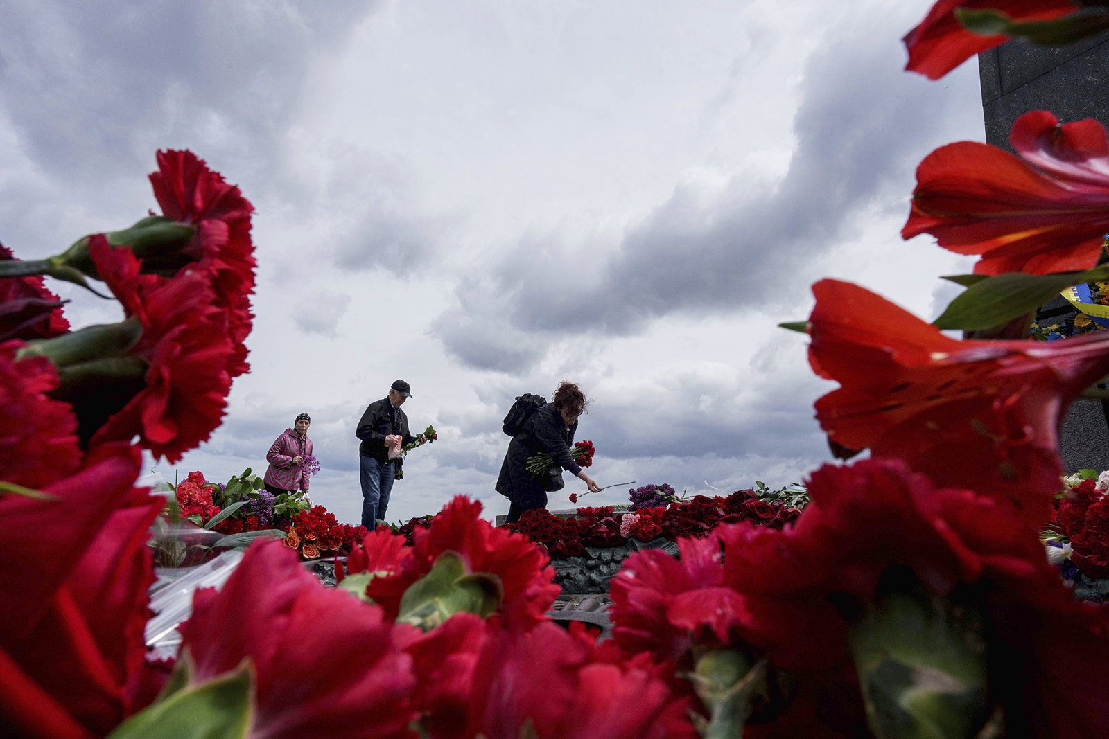Fascismen krossas inte med blommor