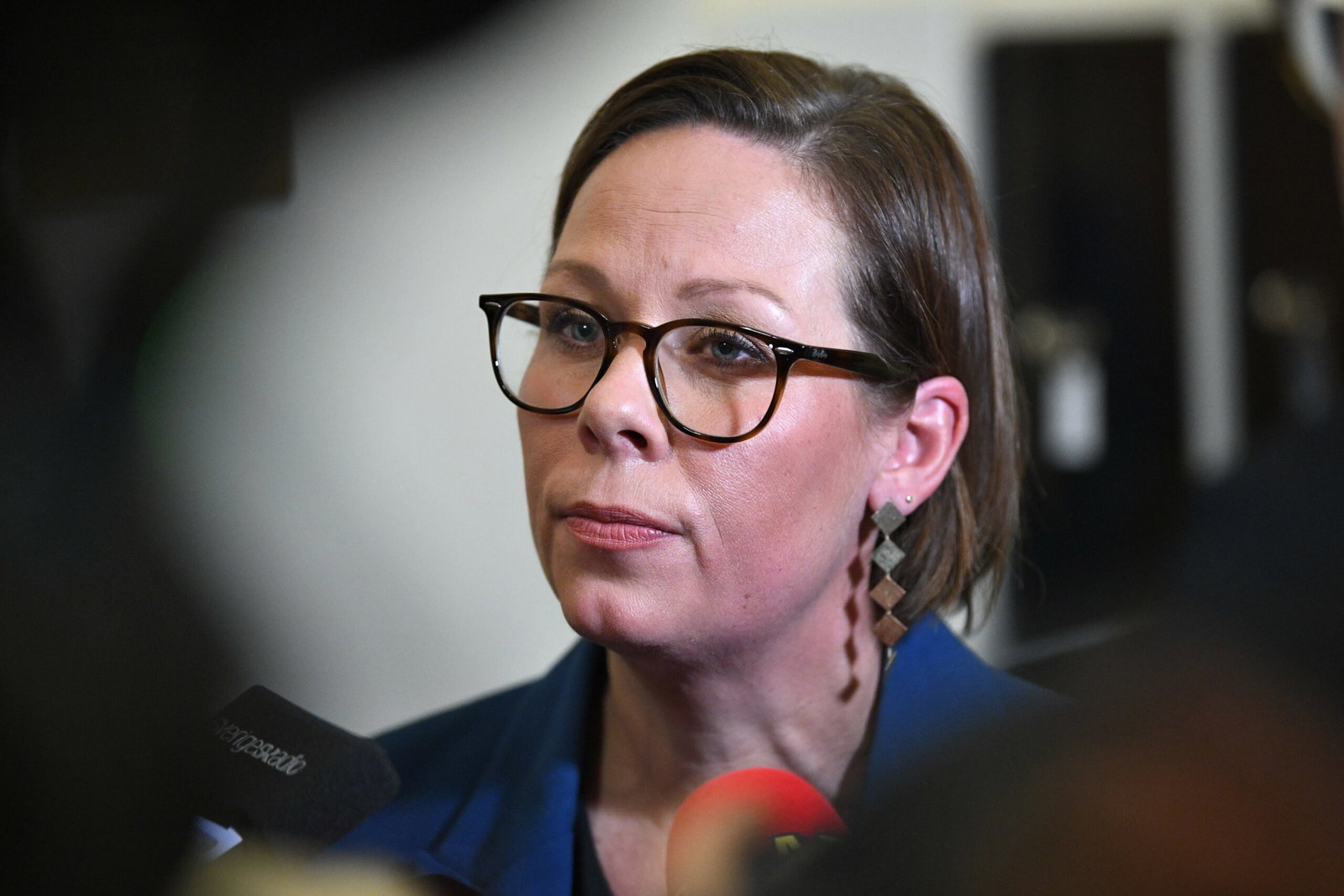 Locket på från regeringen om bosättarkontakter