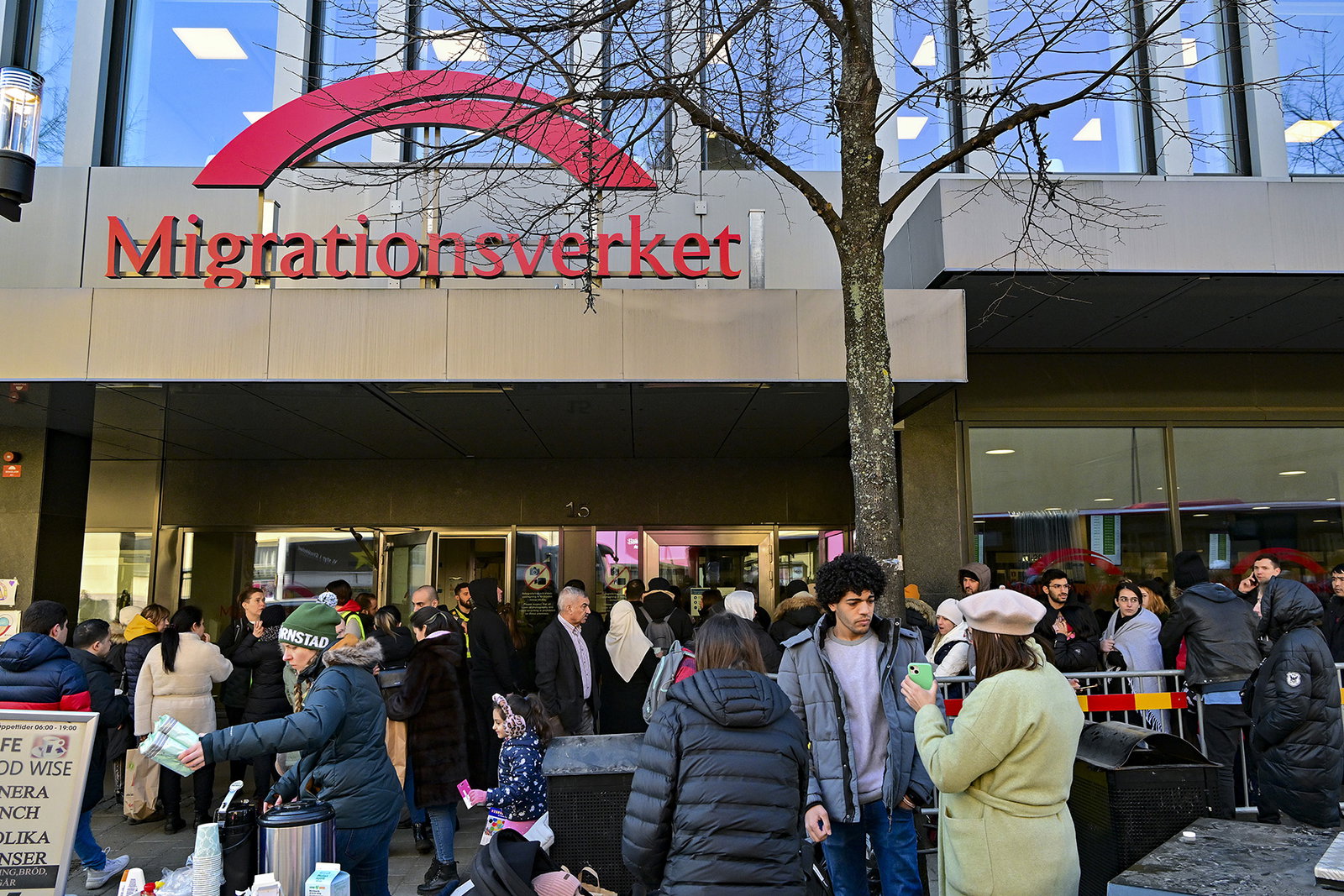 Högern splittrad om utvisningar av arbetare och unga