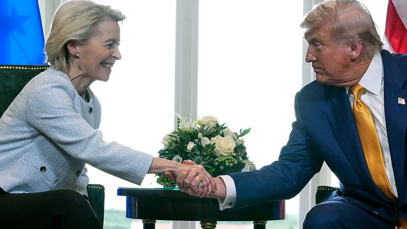 Ursula von der Leyen och Donald Trump möttes i Skottland förra helgen. Foto: Jacquelyn Martin/AP.