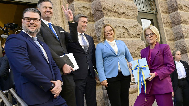 Tidöregeringens representanter gick på budgetpromenad. Foto: Jonas Ekströmer/TT.