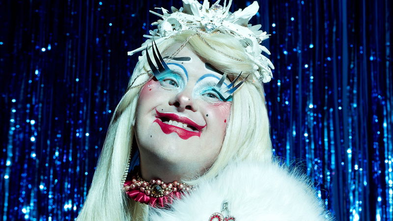 Glamour för alla. Foto: Scallywag Fox, ”Drag Syndrome”, 2020.