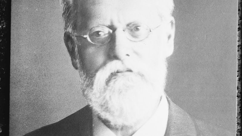 Johan Lönnroth, Vänsterpartiets vice partiordförande 1993–2003, svarar på en ledartext av Leonidas Aretakis, Foto: Wikimedia commons.