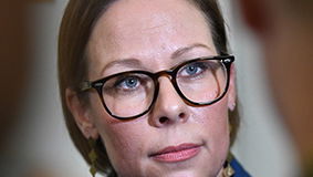 Den moderata utrikesministern Maria Malmer Stenergard delade ett inlägg som kallar Palestinademonstranter för ”odjur”. Foto: Stefan Jerrevång/TT.