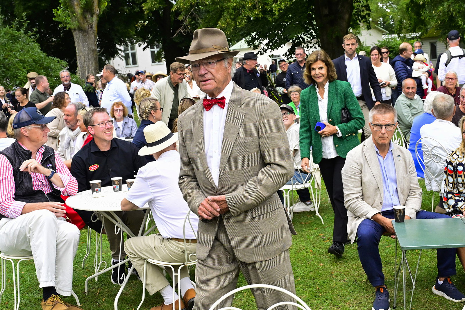 Låt en abdikering leda till republik