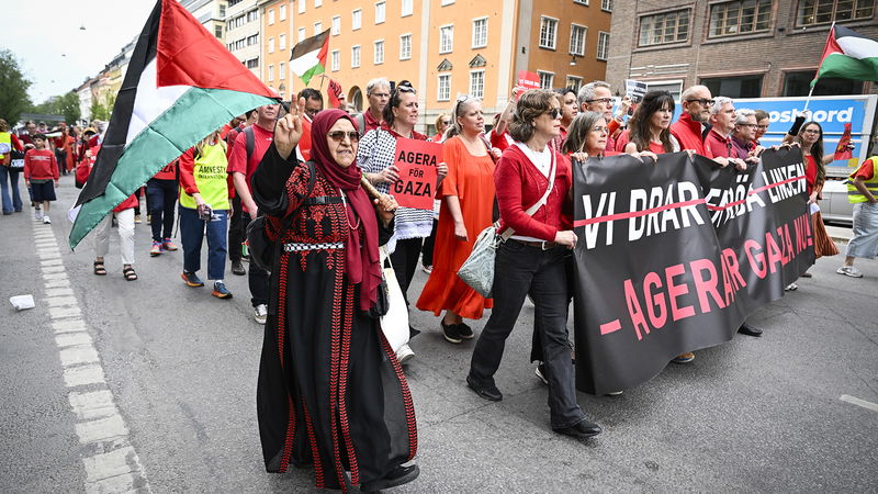 Demonstration för Gaza i Stockholm den 17 juni, arrangerad av Amnesty Sverige, Oxfam Sverige, Svenska Freds- och Skiljedomsföreningen, Olof Palmes Internationella Center, och Act Svenska kyrkan. Foto: Jessica Gow/TT.