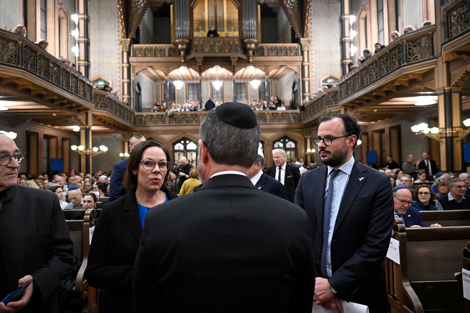 Är församlingen till för oss judar – eller för Israel?