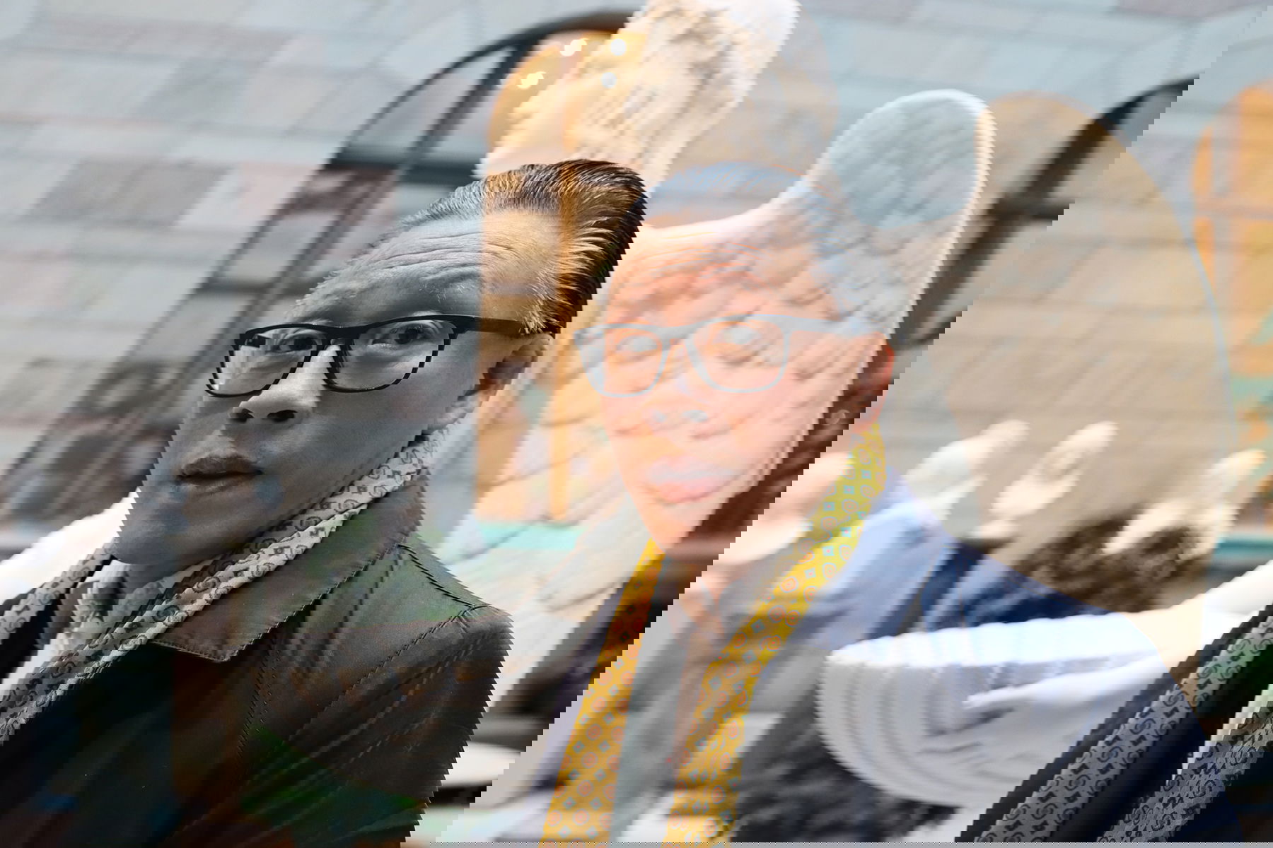 Flamman möter Tobias Hübinette bland marmorstatyerna på Nationalmuseum. Foto: Paulina Sokolow.