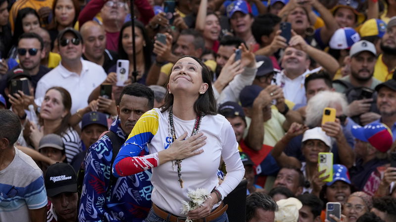 María Corina Machado deltar i en protest mot Venezuelas regering i Caracas den 9 januari. Foto:     Ariana Cubillos/AP.