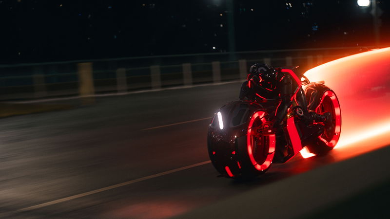 Tekniken är ond, men AI är frälsning? Vem som är hjälte i ”Tron: Ares” är lika oklart som samtiden.  Foto: Disney.