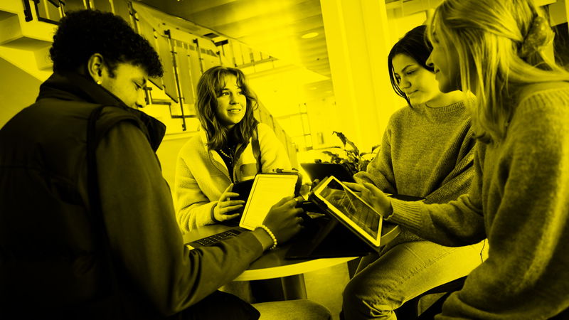 Allt fler unga blir medlemmar i riksdagspartiernas ungdomsförbund. Genrebild. Foto: Fredrik Persson/TT.