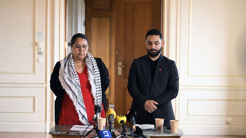 Lorena Delgado Varas och Daniel Riazat lämnade Vänsterpartiet i augusti, strax efter att uteslutningsärenden inletts mot dem. Foto: Oscar Olsson/TT.