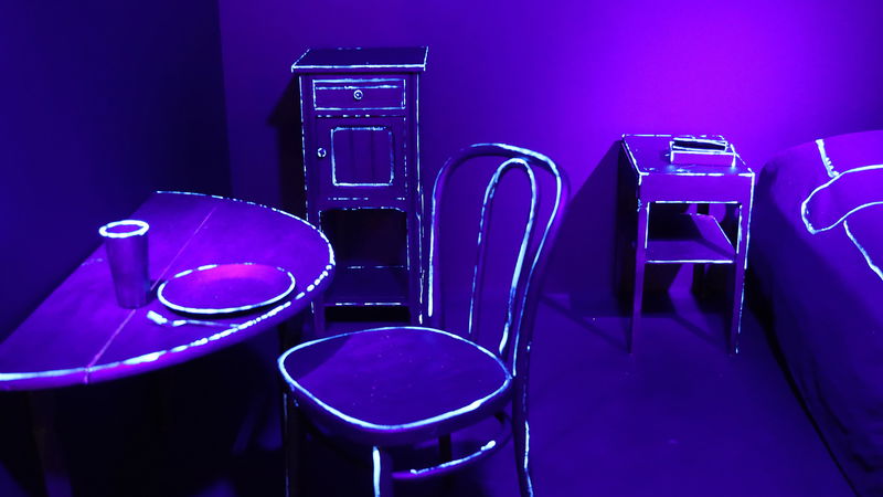 Ett hem är mer än ett tak över huvudet. Det är att införliva alla dimensionerna av varat i sitt liv, enligt Heidegger. Konst: Meta Isæus-Berlin, ”As I Remember”, 2024. Detalj. Foto: Paulina Sokolow.