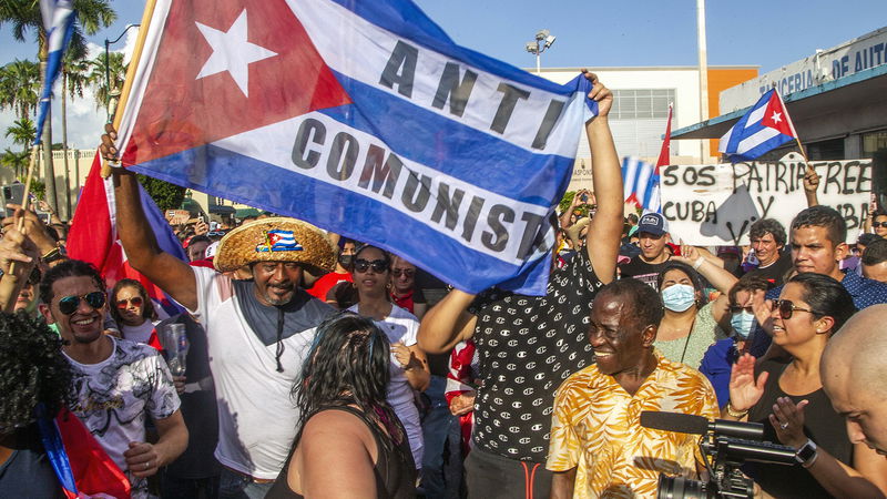 Många exilkubaner i Little Havana i Miami är djupt kritiska mot regeringen på sin karibiska hemö. Foto: Pedro Portal/Miami Herald/AP/TT.