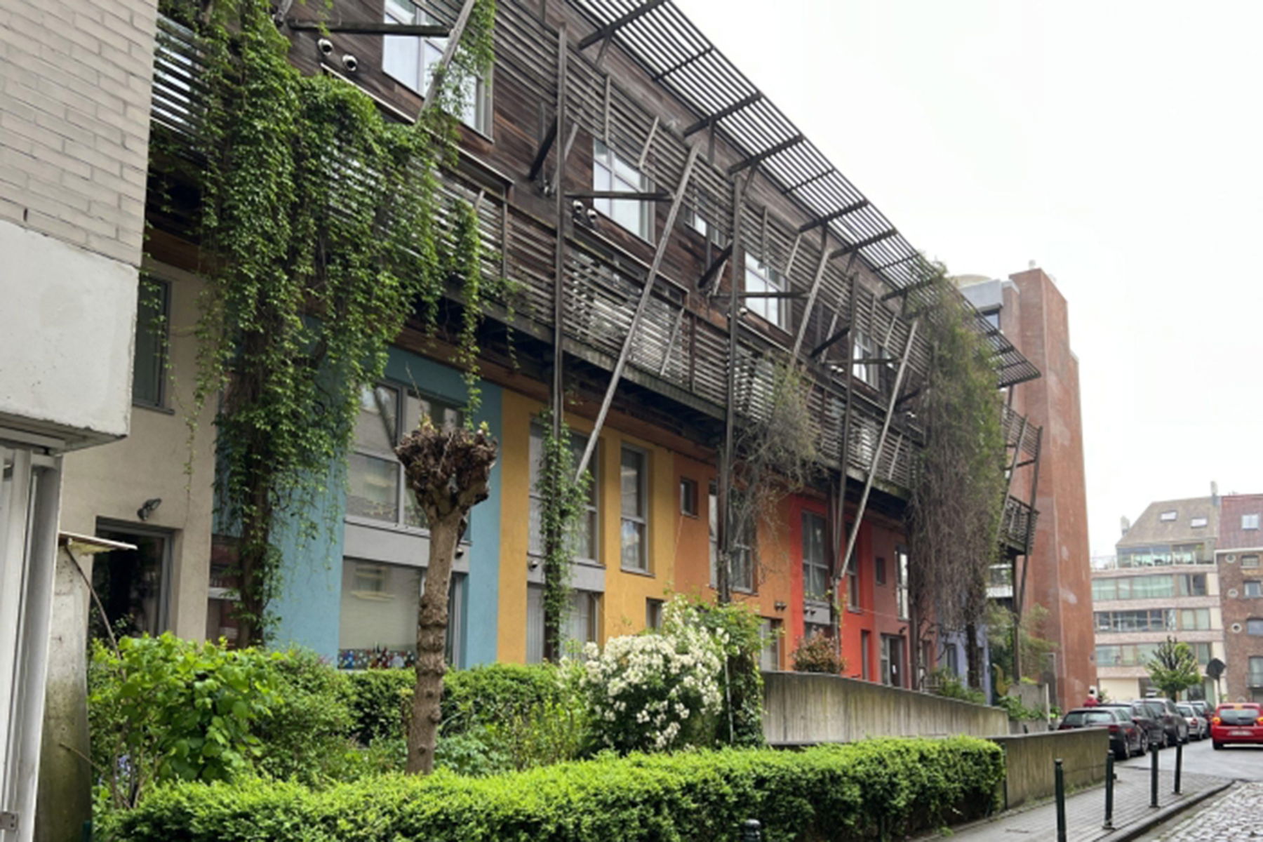 L’Espoir är byggt som passivhus med solceller och gemensamma utrymmen. Foto: Jenny Stenberg.