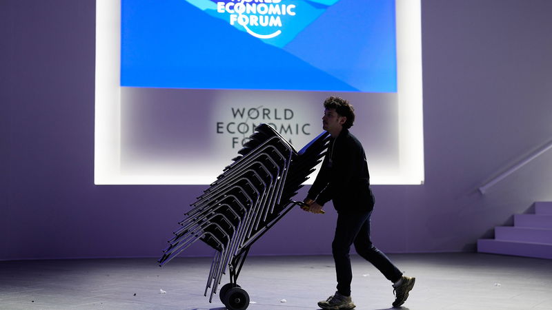 Vid World economic forum i Davos träffas världsledare och företagare för att planera framtiden. Det är dags för Europa att samla sig och ge kapitalet en match. Foto: Markus Schreiber/AP/TT.