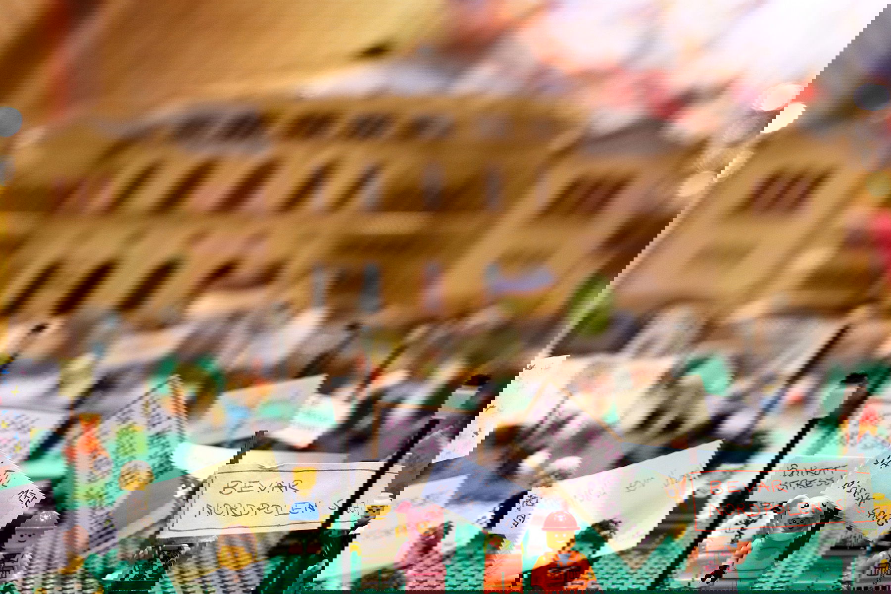 Norska stortinget byggt i Lego. Foto: Petter Evertsen.