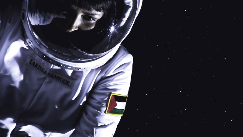 Larissa Sansours verk är en fantasi över en möjlig flykt bort. Bild: Larissa Sansour, ”A space exodus”, 2009.