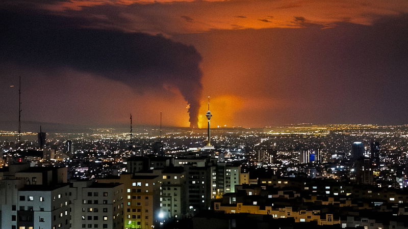 Efter USA:s och Israels samordnade attack mot Iran i början av mars, där den högste ledaren Ali Khamenei dödades, har Teheran svarat med robot- och drönarangrepp i regionen. Foto: Sipa/TT.