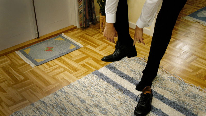 En ny löntagarallians mellan arbetar- och medelklass blir svår, då den förra fått det så mycket sämre, menar skribenten. Foto: Hasse Holmberg/TT.