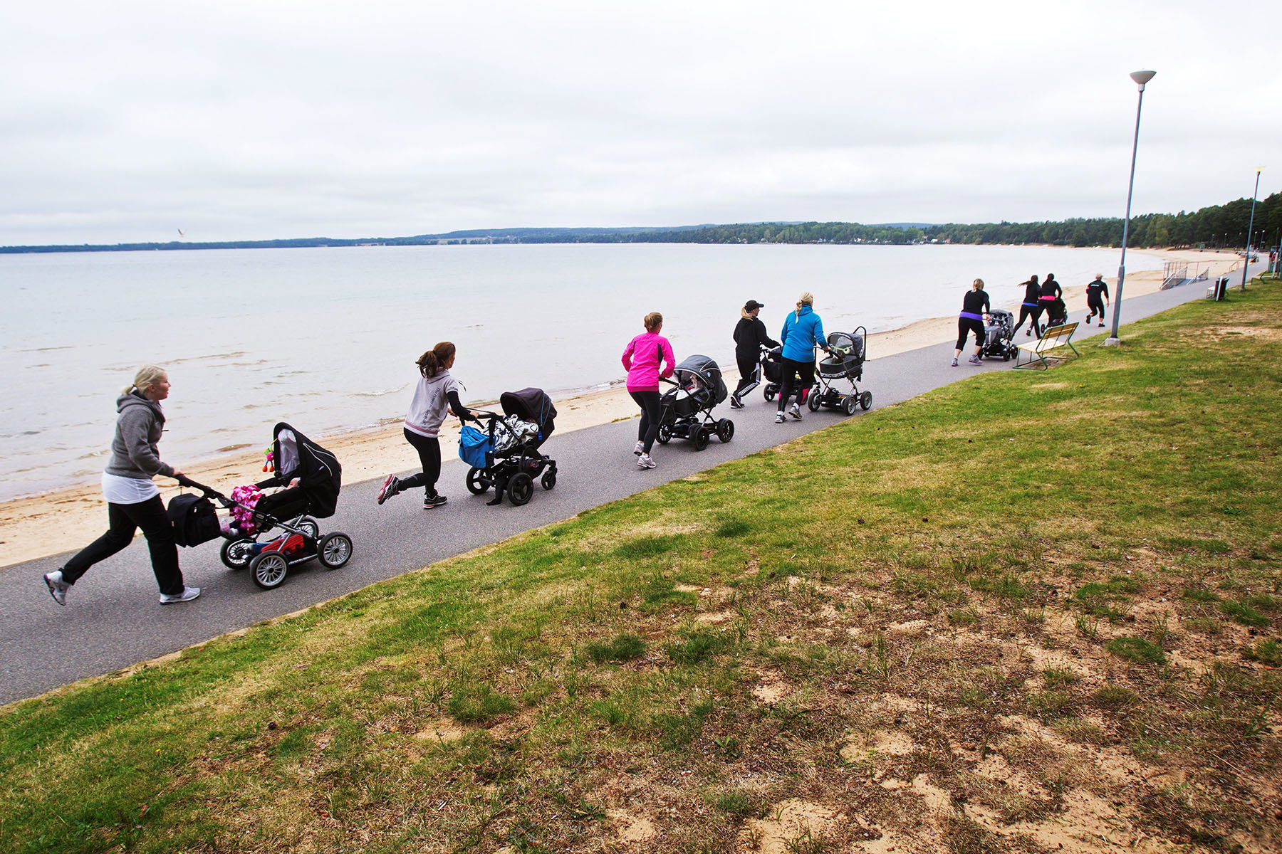 Politikerna tävlar om att få upp Sveriges fertilitetstal – som fortfarande är högre än i stora delar av Europa. Foto: Jeppe Gustafsson/TT.