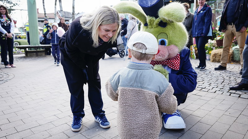 Magdalena Anderssons små medhjälpare på ledarsidorna måste släppa idén att Socialdemokraterna ska regera ensamma på andras mandat. Foto: Björn Larsson Rosvall/TT.