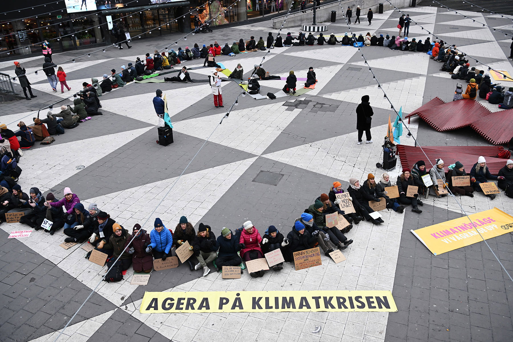 Rebellmammor i ring på ”Plattan” i Stockholm, 2022. Foto: Anders Wiklund/TT.