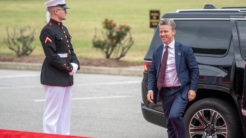 Pål Jonson på väg till NATO-middag i Washington, 2024. Foto: Kevin Wolf/AP