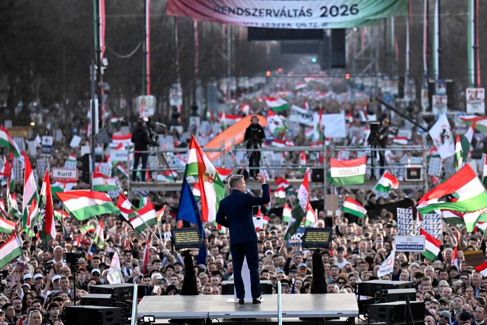 Skandalerna hopar sig – räcker det för att fälla Orbán?